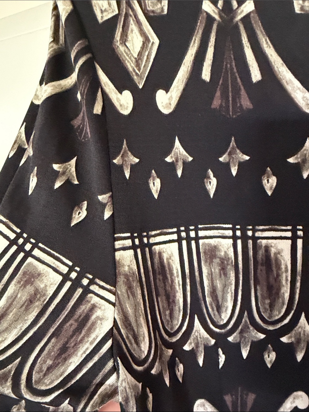 Tory Burch Black and White Long Sleeve Geometric Midi Dress - Picture 8 of 9